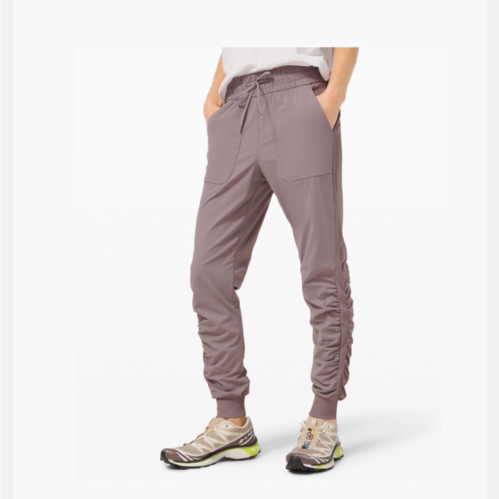 The Studio Jogger